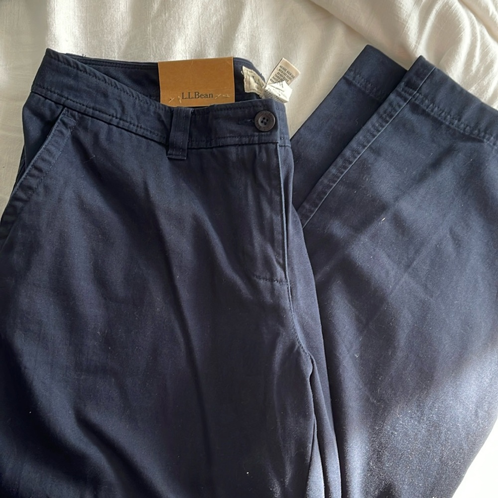 NWT Navy LL Bean favorite fit straight pant. 12 petite
